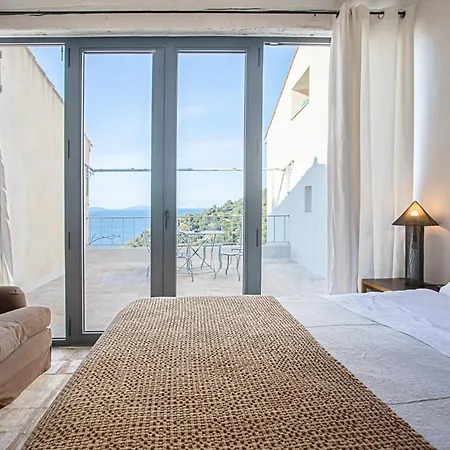 Vue Sur Les Iles D'or Villa