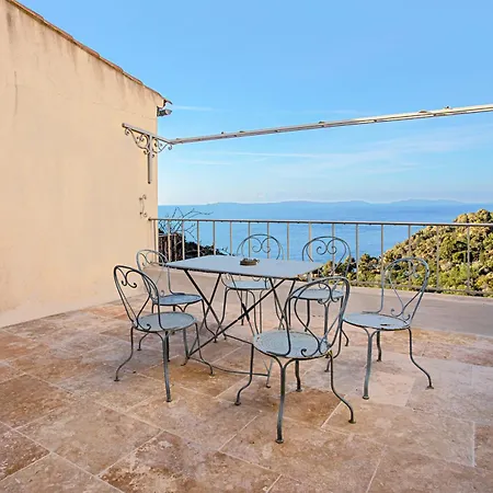 Vue Sur Les Iles D'or Villa